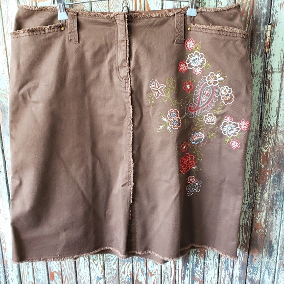 Bandolino Dresses & Skirts - Bandolino skirt size 18